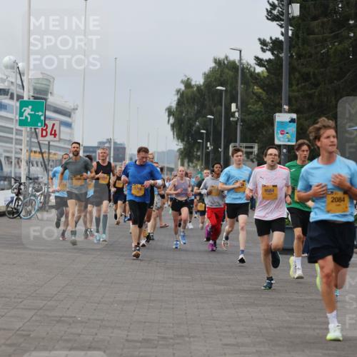 13.09.2026 - Kiel Lauf Andreas Tolksdorf http://msf.ph/oto/10334425 13.09.2026 09:52:21 Kiellinie 4, 1102, 1716, 9584, 2084, 1043 meine-sportfotos.de