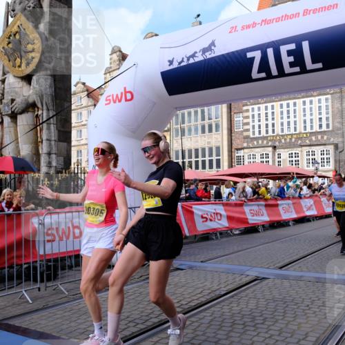 13.09.2026 - 21. swb-Marathon Bremen Tim E. http://msf.ph/oto/10334441 13.09.2026 11:06:06 Ziel 10018, 10168, 10238, 10305, 10382, 10457, 10619, 11024, 11132, 11164, 11477, 11947, 12156, 12186, 12378, 12501, 12523, 12528, 12773 meine-sportfotos.de