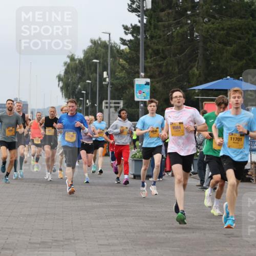 13.09.2026 - Kiel Lauf Andreas Tolksdorf http://msf.ph/oto/10334476 13.09.2026 09:52:22 Kiellinie 3, 4, 1102, 7595, 8846, 1716, 2226, 9584, 11701, 2084, 109 meine-sportfotos.de
