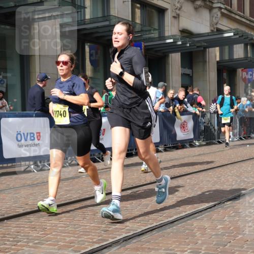 13.09.2026 - 21. swb-Marathon Bremen Strokosch-Dieckow http://msf.ph/oto/10334519 13.09.2026 11:04:15 Ziel 10160, 10245, 10481, 10526, 10711, 10755, 10877, 11114, 11214, 11215, 11248, 11364, 11366, 11410, 11592, 11705, 11720, 11740, 11761, 11991, 12009, 12929, 10182, 10291, 10390, 10403, 10516, 10607, 10613, 10659, 10671, 10672, 10720, 10726, 10912, 10913, 11149, 11221, 11318, 11319, 11336, 11470, 11471, 11511, 11539, 11618, 11720, 11726, 11909, 12001, 12103, 12113, 12140, 12260, 12276, 12392, 12433 meine-sportfotos.de