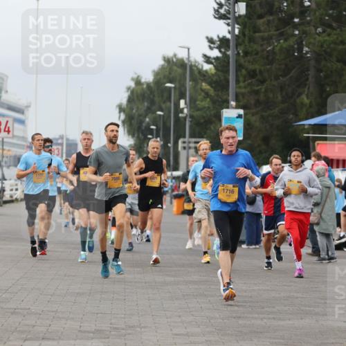 13.09.2026 - Kiel Lauf Andreas Tolksdorf http://msf.ph/oto/10334520 13.09.2026 09:52:24 Kiellinie 4, 40, 1102, 7595, 6421, 1716, 88 meine-sportfotos.de