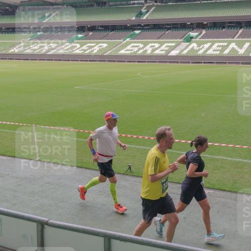 13.09.2026 - 21. swb-Marathon Bremen Michael Burmester http://msf.ph/oto/10334550 13.09.2026 13:08:27 Laufen im Stadion 132, 156, 489, 549, 551, 607, 625, 682, 716, 800, 808, 809, 813, 834, 846, 884, 911, 922, 1025, 1072, 1124, 1150, 1173, 1189, 1210, 1285, 1289, 1322, 1364, 1387, 1395, 1398, 1532, 1559, 1600, 1688, 1831, 1841, 1854, 1880, 1899, 1926, 1938, 2003, 2041, 2070, 2208, 2215, 2219, 2229, 2243, 2283, 2318, 2366, 2380, 2405, 2413, 2429, 2441, 2467, 2492, 2565, 2611, 2635, 2692, 2721, 2727, 2731, 2755, 2782, 2802, 2823, 2831, 2841, 2866, 2897, 2911, 2930, 2941, 2949, 2960, 3067 meine-sportfotos.de