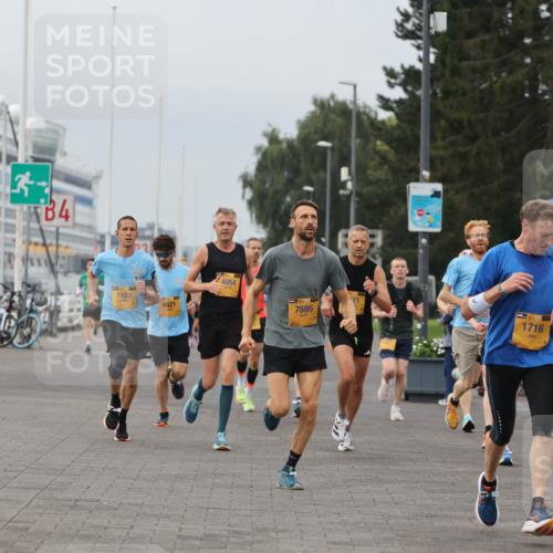 13.09.2026 - Kiel Lauf Andreas Tolksdorf http://msf.ph/oto/10334553 13.09.2026 09:52:25 Kiellinie 3, 4, 1102, 8621, 4054, 21, 7595, 5, 39, 1716, 9105 meine-sportfotos.de