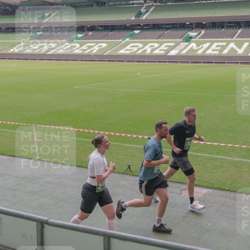 13.09.2026 - 21. swb-Marathon Bremen Michael Burmester http://msf.ph/oto/10334585 13.09.2026 13:08:32 Laufen im Stadion 132, 156, 383, 489, 549, 551, 563, 607, 625, 682, 800, 808, 809, 813, 834, 846, 884, 911, 1025, 1072, 1124, 1150, 1173, 1189, 1210, 1285, 1289, 1322, 1364, 1387, 1395, 1398, 1532, 1559, 1600, 1688, 1831, 1841, 1854, 1880, 1899, 1926, 2003, 2041, 2070, 2208, 2215, 2219, 2229, 2243, 2283, 2318, 2366, 2380, 2405, 2413, 2429, 2441, 2467, 2492, 2565, 2611, 2635, 2692, 2727, 2731, 2755, 2782, 2802, 2823, 2831, 2841, 2866, 2897, 2911, 2930, 2931, 2941, 2949, 2960, 3067, 3437, 3857 meine-sportfotos.de