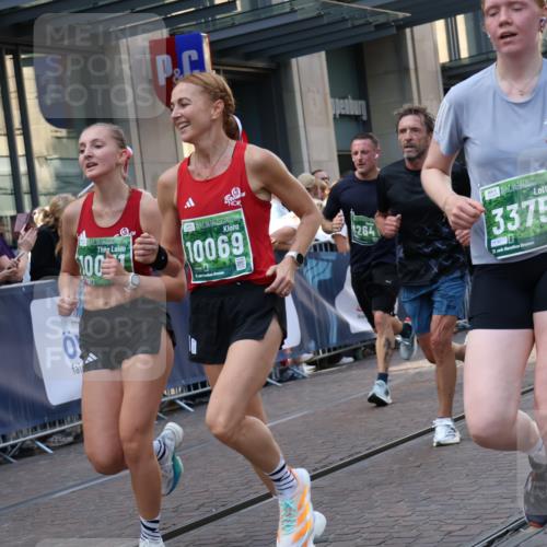 13.09.2026 - 21. swb-Marathon Bremen Strokosch-Dieckow http://msf.ph/oto/10334590 13.09.2026 13:24:18 Ziel 282, 789, 790, 1516, 1582, 2280, 3375, 3524, 3994, 4198, 4262, 4277, 5328, 5572, 5664, 5668, 5669, 5953, 6080, 6626, 7156, 7568, 8310, 8636, 8784, 8881, 9264, 9541, 9573, 9676, 10069, 10071, 10097, 10103, 102, 776, 909, 1199, 1250, 2210, 2295, 2370, 2491, 2967, 3044, 3372, 4000, 4559, 5012, 5104, 5208, 5257, 5397, 5481, 5623, 5928, 5929, 6105, 6772, 7059, 7069, 7081, 7094, 8082, 8179, 8415, 9087, 9916 meine-sportfotos.de