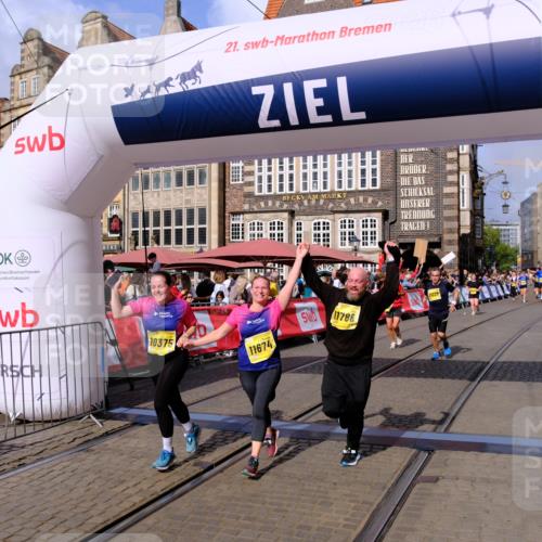 13.09.2026 - 21. swb-Marathon Bremen Tim E. http://msf.ph/oto/10334601 13.09.2026 11:06:25 Ziel 10204, 10375, 10619, 10662, 11029, 11132, 11156, 11460, 11674, 11690, 11775, 11786, 12186, 12486 meine-sportfotos.de