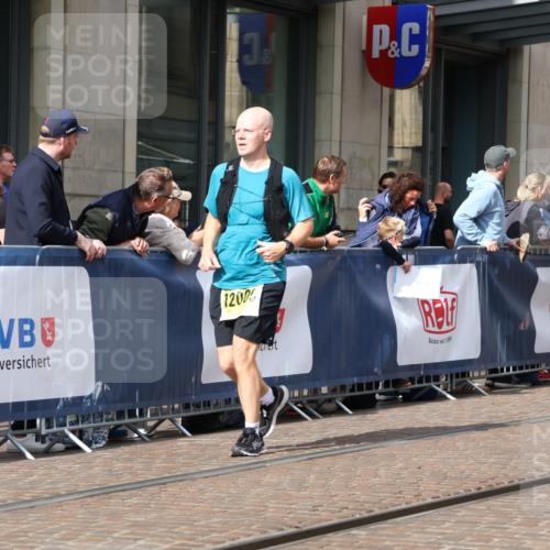 13.09.2026 - 21. swb-Marathon Bremen Strokosch-Dieckow http://msf.ph/oto/10334616 13.09.2026 11:04:18 Ziel 10160, 10198, 10245, 10283, 10481, 10526, 10711, 10755, 10877, 10940, 11006, 11114, 11214, 11215, 11248, 11364, 11366, 11410, 11592, 11705, 11761, 11991, 12005, 12009, 12929, 10182, 10291, 10390, 10516, 10526, 10607, 10613, 10671, 10672, 10726, 10912, 10913, 11214, 11215, 11221, 11318, 11319, 11336, 11470, 11471, 11539, 11618, 11720, 11726, 11740, 11909, 12001, 12103, 12113, 12140, 12260, 12276, 12392, 12433 meine-sportfotos.de