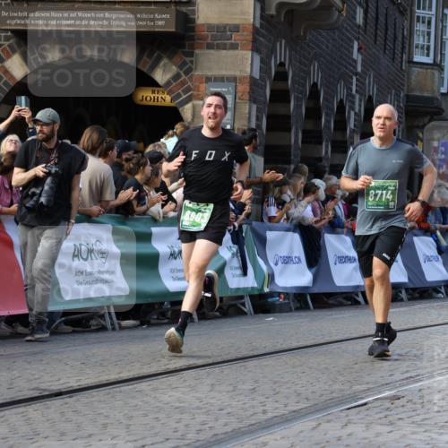 13.09.2026 - 21. swb-Marathon Bremen Strokosch-Dieckow http://msf.ph/oto/10334680 13.09.2026 13:17:24 Ziel 385, 1970, 2052, 2319, 3246, 3706, 4156, 6624, 6704, 6759, 6819, 6953, 7284, 7297, 8111, 8418, 8858, 560, 771, 1297, 2008, 2234, 3760, 4171, 5041, 5550, 6803, 7901, 8100, 8250, 8253, 8446, 8532, 8714, 9075, 9400 meine-sportfotos.de