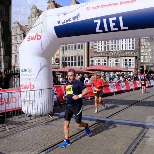 13.09.2026 - 21. swb-Marathon Bremen Tim E. http://msf.ph/oto/10334687 13.09.2026 11:06:28 Ziel 10204, 10375, 10376, 10662, 10681, 10682, 11029, 11156, 11460, 11674, 11690, 11775, 11786, 11849, 12479, 12486 meine-sportfotos.de
