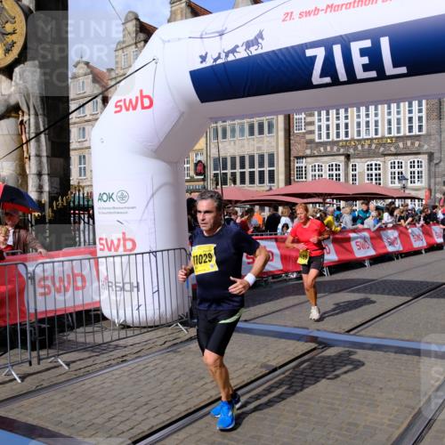 13.09.2026 - 21. swb-Marathon Bremen Tim E. http://msf.ph/oto/10334696 13.09.2026 11:06:28 Ziel 10204, 10375, 10376, 10662, 10681, 10682, 11029, 11156, 11460, 11674, 11690, 11775, 11786, 11849, 12479, 12486 meine-sportfotos.de