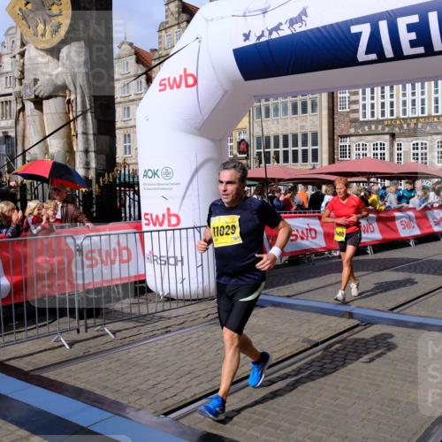 13.09.2026 - 21. swb-Marathon Bremen Tim E. http://msf.ph/oto/10334710 13.09.2026 11:06:28 Ziel 10204, 10375, 10376, 10662, 10681, 10682, 11029, 11156, 11460, 11674, 11690, 11775, 11786, 11849, 12479, 12486 meine-sportfotos.de