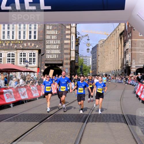 13.09.2026 - 21. swb-Marathon Bremen Tim E. http://msf.ph/oto/10334741 13.09.2026 11:06:33 Ziel 10375, 10376, 10681, 10682, 10852, 11029, 11340, 11374, 11432, 11460, 11674, 11690, 11729, 11786, 11849, 12479 meine-sportfotos.de