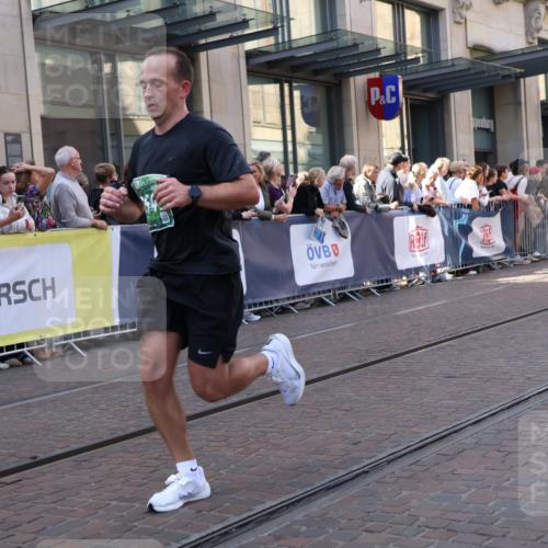 13.09.2026 - 21. swb-Marathon Bremen Strokosch-Dieckow http://msf.ph/oto/10334752 13.09.2026 13:24:26 Ziel 282, 789, 790, 972, 1516, 1582, 2280, 2761, 3015, 3375, 3524, 3994, 4198, 4262, 4277, 4973, 5328, 5572, 5664, 6360, 6626, 6807, 7854, 8636, 8853, 8881, 9264, 9541, 10069, 10071, 10097, 10103, 102, 776, 909, 1199, 1250, 2295, 2491, 3372, 4000, 4559, 5012, 5208, 5257, 5481, 5572, 5668, 5669, 5928, 5929, 5953, 6080, 6105, 7059, 7069, 7081, 7156, 7568, 8082, 8310, 8415, 8784, 9087, 9573, 9676, 9916 meine-sportfotos.de