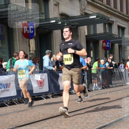13.09.2026 - 21. swb-Marathon Bremen Strokosch-Dieckow http://msf.ph/oto/10334776 13.09.2026 11:04:23 Ziel 10160, 10198, 10283, 10315, 10481, 10711, 10729, 10755, 10855, 10856, 10877, 10940, 11006, 11114, 11272, 11364, 11366, 11395, 11518, 11592, 11705, 11757, 11761, 11991, 12005, 12420, 12493, 12495, 12498, 12500, 12502, 12563, 10182, 10245, 10291, 10390, 10516, 10526, 10613, 10671, 10672, 10726, 10755, 10912, 10913, 11214, 11215, 11221, 11248, 11318, 11336, 11410, 11539, 11720, 11726, 11740, 11909, 12001, 12009, 12103, 12113, 12276, 12929 meine-sportfotos.de
