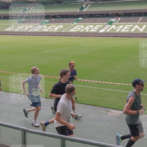 13.09.2026 - 21. swb-Marathon Bremen Michael Burmester http://msf.ph/oto/10334829 13.09.2026 13:09:02 Laufen im Stadion 164, 383, 391, 448, 532, 549, 551, 563, 625, 800, 808, 809, 813, 884, 898, 911, 1025, 1072, 1124, 1150, 1210, 1285, 1289, 1322, 1364, 1395, 1398, 1559, 1688, 1831, 1880, 1899, 2003, 2041, 2208, 2215, 2229, 2232, 2243, 2366, 2380, 2405, 2413, 2429, 2441, 2467, 2471, 2492, 2525, 2565, 2573, 2594, 2611, 2635, 2692, 2727, 2782, 2802, 2823, 2831, 2841, 2866, 2897, 2930, 2931, 2941, 3032, 3067, 3316, 3333, 3398, 3437, 3707, 3769, 3857, 109 meine-sportfotos.de