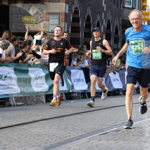 13.09.2026 - 21. swb-Marathon Bremen Strokosch-Dieckow http://msf.ph/oto/10334832 13.09.2026 13:17:27 Ziel 2052, 3246, 3706, 4156, 4805, 6624, 6704, 6759, 6953, 7284, 8111, 8418, 8858, 560, 771, 1297, 2008, 2234, 2812, 3760, 4171, 4498, 4499, 4620, 5041, 5550, 7901, 8100, 8250, 8253, 8446, 9075, 9400, 9505, 13107 meine-sportfotos.de