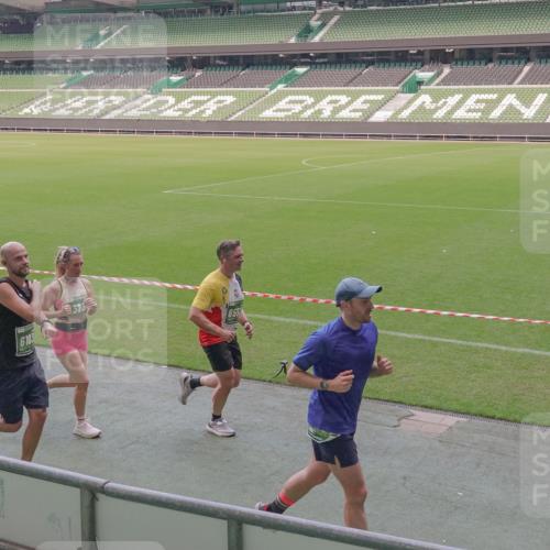 13.09.2026 - 21. swb-Marathon Bremen Michael Burmester http://msf.ph/oto/10334841 13.09.2026 13:09:04 Laufen im Stadion 164, 383, 391, 448, 532, 549, 551, 563, 625, 800, 808, 809, 813, 884, 898, 911, 1025, 1072, 1124, 1150, 1210, 1285, 1289, 1322, 1395, 1398, 1559, 1688, 1831, 1880, 1899, 2003, 2041, 2208, 2215, 2229, 2232, 2243, 2366, 2380, 2405, 2413, 2429, 2441, 2467, 2471, 2492, 2525, 2565, 2573, 2594, 2611, 2635, 2692, 2727, 2782, 2802, 2823, 2831, 2841, 2866, 2897, 2930, 2931, 2941, 3032, 3067, 3291, 3316, 3333, 3398, 3437, 3707, 3769, 3857, 109 meine-sportfotos.de