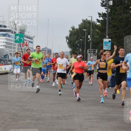 13.09.2026 - Kiel Lauf Andreas Tolksdorf http://msf.ph/oto/10334848 13.09.2026 09:52:39 Kiellinie 3, 4, 93, 10520, 10358, 4 meine-sportfotos.de