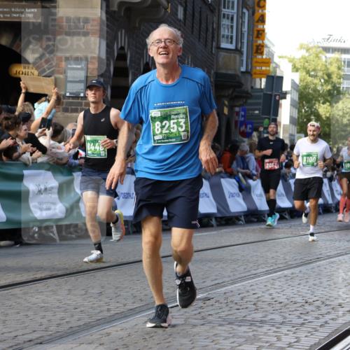13.09.2026 - 21. swb-Marathon Bremen Strokosch-Dieckow http://msf.ph/oto/10334859 13.09.2026 13:17:28 Ziel 2052, 3246, 3706, 4156, 4805, 6624, 6704, 6759, 6953, 7284, 8111, 8418, 8858, 560, 771, 1297, 2008, 2125, 2234, 2812, 3760, 4171, 4498, 4499, 4620, 5041, 5550, 5817, 7901, 8100, 8250, 8446, 9075, 9400, 9505, 13107 meine-sportfotos.de