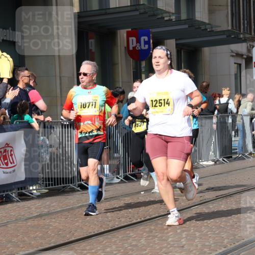 13.09.2026 - 21. swb-Marathon Bremen Strokosch-Dieckow http://msf.ph/oto/10334861 13.09.2026 11:04:25 Ziel 10160, 10198, 10283, 10315, 10481, 10711, 10729, 10855, 10856, 10877, 10940, 11006, 11114, 11133, 11272, 11364, 11366, 11395, 11518, 11592, 11705, 11757, 11761, 11991, 12005, 12420, 12493, 12495, 12498, 12500, 12502, 12563, 10182, 10245, 10291, 10390, 10516, 10526, 10613, 10671, 10672, 10755, 11214, 11215, 11221, 11248, 11318, 11336, 11410, 11539, 11720, 11726, 11740, 11909, 12001, 12009, 12103, 12113, 12276, 12929 meine-sportfotos.de