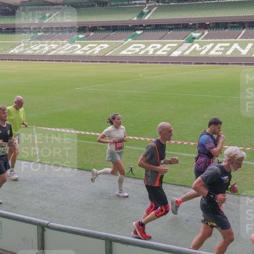13.09.2026 - 21. swb-Marathon Bremen Michael Burmester http://msf.ph/oto/10334867 13.09.2026 13:09:07 Laufen im Stadion 164, 383, 391, 448, 532, 549, 551, 563, 625, 800, 808, 813, 869, 884, 898, 911, 1025, 1072, 1124, 1150, 1210, 1285, 1289, 1395, 1398, 1559, 1688, 1831, 1880, 1899, 2003, 2041, 2208, 2215, 2229, 2232, 2243, 2366, 2380, 2413, 2429, 2441, 2467, 2471, 2525, 2573, 2594, 2611, 2635, 2692, 2717, 2727, 2782, 2802, 2823, 2831, 2841, 2866, 2897, 2930, 2931, 2941, 3032, 3067, 3291, 3316, 3333, 3398, 3437, 3707, 3769, 3857, 109 meine-sportfotos.de