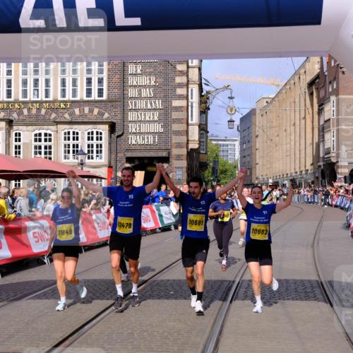 13.09.2026 - 21. swb-Marathon Bremen Tim E. http://msf.ph/oto/10334870 13.09.2026 11:06:34 Ziel 10375, 10376, 10681, 10682, 10852, 10853, 11028, 11029, 11340, 11374, 11432, 11460, 11674, 11690, 11729, 11786, 11849, 12217, 12479 meine-sportfotos.de