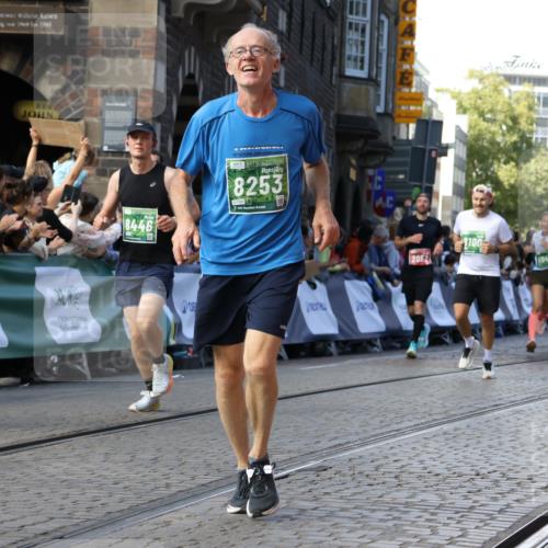 13.09.2026 - 21. swb-Marathon Bremen Strokosch-Dieckow http://msf.ph/oto/10334872 13.09.2026 13:17:28 Ziel 2052, 3246, 3706, 4156, 4805, 6624, 6704, 6759, 6953, 7284, 8111, 8418, 8858, 560, 771, 1297, 2008, 2125, 2234, 2812, 3760, 4171, 4498, 4499, 4620, 5041, 5550, 5817, 7901, 8100, 8250, 8446, 9075, 9400, 9505, 13107 meine-sportfotos.de