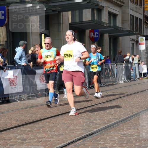 13.09.2026 - 21. swb-Marathon Bremen Strokosch-Dieckow http://msf.ph/oto/10334894 13.09.2026 11:04:26 Ziel 10160, 10198, 10283, 10315, 10481, 10711, 10729, 10855, 10856, 10877, 10940, 11006, 11114, 11133, 11272, 11364, 11366, 11395, 11518, 11592, 11705, 11757, 11761, 11991, 12005, 12420, 12493, 12495, 12498, 12500, 12502, 12563, 10182, 10245, 10291, 10390, 10516, 10526, 10613, 10671, 10672, 10755, 11214, 11215, 11221, 11248, 11318, 11336, 11410, 11539, 11720, 11726, 11740, 11909, 12001, 12009, 12103, 12113, 12276, 12929 meine-sportfotos.de