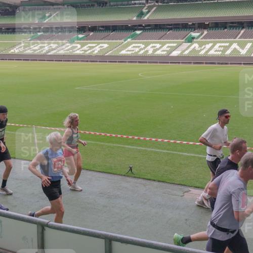 13.09.2026 - 21. swb-Marathon Bremen Michael Burmester http://msf.ph/oto/10334899 13.09.2026 13:09:10 Laufen im Stadion 164, 383, 391, 448, 532, 549, 551, 563, 625, 800, 808, 813, 869, 884, 898, 911, 1025, 1072, 1124, 1150, 1180, 1285, 1289, 1395, 1398, 1559, 1688, 1831, 1880, 1899, 2003, 2041, 2208, 2215, 2229, 2232, 2243, 2366, 2380, 2413, 2429, 2441, 2467, 2471, 2525, 2573, 2594, 2611, 2635, 2692, 2717, 2727, 2782, 2802, 2823, 2831, 2841, 2866, 2897, 2930, 2931, 2941, 3032, 3067, 3086, 3291, 3316, 3333, 3398, 3437, 3707, 3769, 3857, 109 meine-sportfotos.de