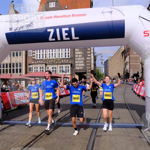 13.09.2026 - 21. swb-Marathon Bremen Tim E. http://msf.ph/oto/10334918 13.09.2026 11:06:35 Ziel 10375, 10376, 10681, 10682, 10852, 10853, 11028, 11029, 11340, 11374, 11432, 11460, 11674, 11690, 11729, 11786, 11849, 12217, 12479 meine-sportfotos.de