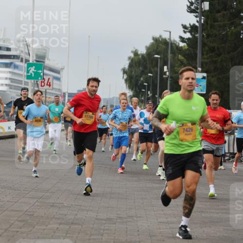 13.09.2026 - Kiel Lauf Andreas Tolksdorf http://msf.ph/oto/10334930 13.09.2026 09:52:43 Kiellinie 12699, 127, 4, 11786, 5035, 901, 7426, 10358 meine-sportfotos.de