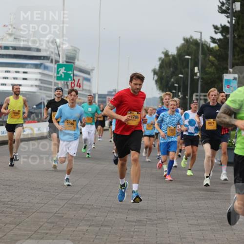 13.09.2026 - Kiel Lauf Andreas Tolksdorf http://msf.ph/oto/10334942 13.09.2026 09:52:43 Kiellinie 3, 4, 12699, 5035, 2, 1786, 2303, 9077, 7426, 96 meine-sportfotos.de