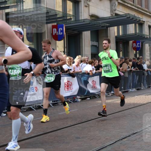 13.09.2026 - 21. swb-Marathon Bremen Strokosch-Dieckow http://msf.ph/oto/10334958 13.09.2026 13:24:34 Ziel 282, 972, 1264, 1516, 2280, 2761, 3015, 4113, 4198, 4262, 4277, 4507, 4973, 5328, 5664, 6079, 6360, 6544, 6626, 6807, 6943, 7409, 7854, 8853, 9152, 9541, 10103, 789, 790, 1250, 1582, 2295, 2491, 3375, 3524, 3994, 4000, 4559, 5572, 5668, 5669, 5928, 5929, 5953, 6080, 7069, 7081, 7156, 7568, 8310, 8415, 8636, 8784, 8881, 9264, 9573, 9676, 9916, 10069, 10071, 10097 meine-sportfotos.de