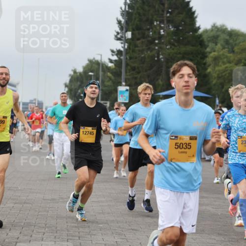13.09.2026 - Kiel Lauf Andreas Tolksdorf http://msf.ph/oto/10334980 13.09.2026 09:52:48 Kiellinie 39, 12699, 38, 12745, 5035, 38, 2303 meine-sportfotos.de