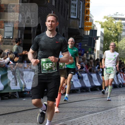 13.09.2026 - 21. swb-Marathon Bremen Strokosch-Dieckow http://msf.ph/oto/10335003 13.09.2026 13:17:32 Ziel 842, 2052, 3246, 4156, 4805, 6095, 6624, 6734, 6759, 6953, 7284, 8111, 8418, 8858, 771, 1297, 2125, 2234, 2812, 3760, 4171, 4498, 4499, 4620, 5041, 5817, 7901, 8250, 9400, 9505, 13107 meine-sportfotos.de