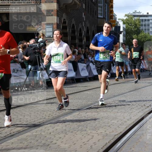13.09.2026 - 21. swb-Marathon Bremen Strokosch-Dieckow http://msf.ph/oto/10335024 13.09.2026 13:25:53 Ziel 191, 209, 1458, 1650, 1752, 3124, 3186, 3806, 4717, 4927, 5703, 5755, 5814, 6380, 7252, 8545, 8597, 8695, 8769, 8890, 9440, 9468, 9506, 1896, 2062, 2666, 2708, 3248, 3516, 4067, 4476, 4724, 5558, 5701, 6605, 6886, 7638, 8361, 8592, 8635, 9266, 9794 meine-sportfotos.de