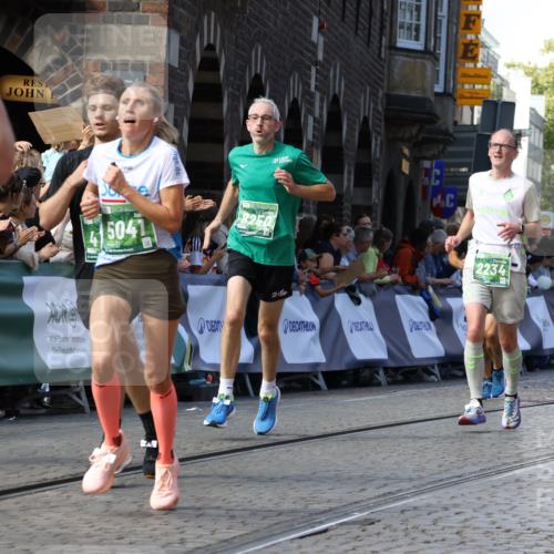 13.09.2026 - 21. swb-Marathon Bremen Strokosch-Dieckow http://msf.ph/oto/10335035 13.09.2026 13:17:33 Ziel 842, 2052, 3148, 3246, 4156, 4805, 6095, 6624, 6734, 6759, 6953, 7284, 8111, 8418, 8858, 771, 1297, 2125, 2234, 2812, 3051, 3760, 4171, 4374, 4498, 4499, 4620, 5041, 5817, 7901, 8250, 9400, 9505, 13107 meine-sportfotos.de