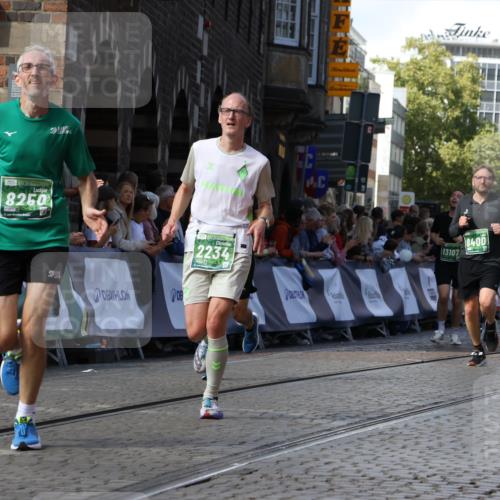 13.09.2026 - 21. swb-Marathon Bremen Strokosch-Dieckow http://msf.ph/oto/10335087 13.09.2026 13:17:34 Ziel 842, 2052, 3148, 4156, 4805, 6095, 6624, 6734, 6759, 6953, 7284, 8111, 8418, 8858, 771, 1297, 2125, 2234, 2812, 3051, 3760, 4286, 4374, 4498, 4499, 4620, 5530, 5817, 8250, 9400, 9505, 13107 meine-sportfotos.de