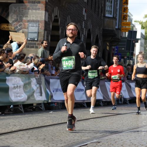 13.09.2026 - 21. swb-Marathon Bremen Strokosch-Dieckow http://msf.ph/oto/10335153 13.09.2026 13:17:37 Ziel 842, 2052, 3148, 4805, 6095, 6624, 6734, 6759, 6803, 8111, 8418, 8532, 8714, 771, 1297, 2125, 2812, 3051, 3192, 4286, 4374, 4498, 4499, 4620, 5530, 5817, 9400, 9505, 13107 meine-sportfotos.de
