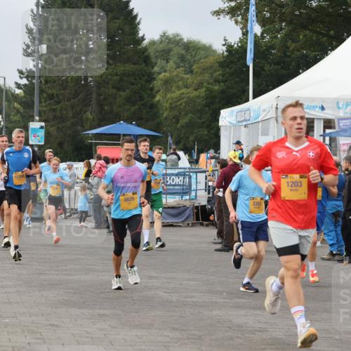 13.09.2026 - Kiel Lauf Andreas Tolksdorf http://msf.ph/oto/10335156 13.09.2026 09:52:55 Kiellinie 12308, 4410, 3825, 3353, 1203, 1119 meine-sportfotos.de
