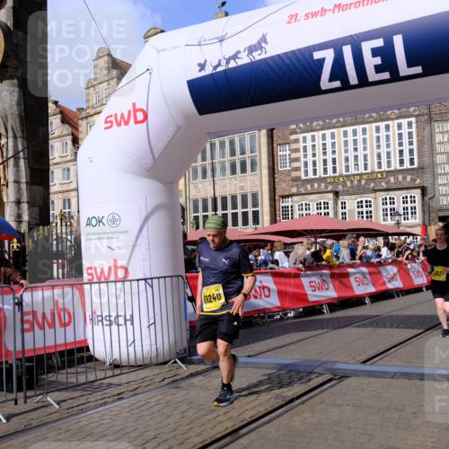 13.09.2026 - 21. swb-Marathon Bremen Tim E. http://msf.ph/oto/10335171 13.09.2026 11:06:50 Ziel 10323, 10654, 10795, 10849, 10852, 10853, 10989, 11021, 11028, 11240, 11374, 11432, 11729, 12217, 12485 meine-sportfotos.de