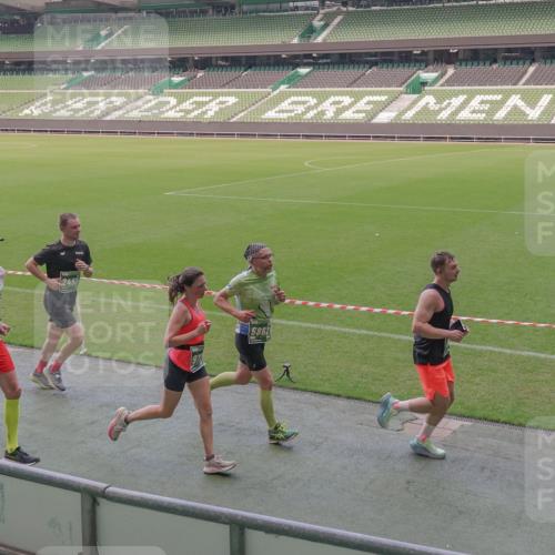 13.09.2026 - 21. swb-Marathon Bremen Michael Burmester http://msf.ph/oto/10335177 13.09.2026 13:09:37 Laufen im Stadion 164, 383, 391, 448, 532, 549, 563, 625, 813, 869, 884, 898, 1025, 1072, 1124, 1150, 1180, 1289, 1398, 1559, 1855, 1867, 1880, 1899, 2041, 2202, 2208, 2229, 2232, 2243, 2268, 2339, 2380, 2413, 2429, 2441, 2467, 2471, 2525, 2530, 2553, 2573, 2594, 2635, 2692, 2714, 2717, 2727, 2785, 2823, 2841, 2897, 2920, 2930, 2931, 2941, 3032, 3063, 3067, 3086, 3089, 3122, 3291, 3316, 3333, 3398, 3437, 3707, 3769, 3857, 109 meine-sportfotos.de