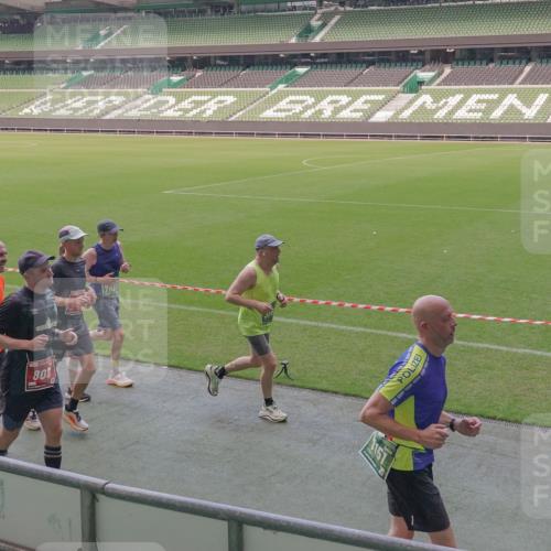 13.09.2026 - 21. swb-Marathon Bremen Michael Burmester http://msf.ph/oto/10335223 13.09.2026 13:09:43 Laufen im Stadion 164, 383, 391, 448, 532, 549, 563, 625, 813, 869, 898, 1025, 1072, 1124, 1150, 1180, 1289, 1398, 1559, 1855, 1867, 1880, 1894, 1899, 2041, 2202, 2208, 2229, 2232, 2243, 2268, 2284, 2339, 2380, 2413, 2429, 2441, 2467, 2471, 2525, 2530, 2553, 2573, 2594, 2635, 2682, 2692, 2714, 2717, 2727, 2785, 2823, 2841, 2897, 2920, 2930, 2931, 2932, 2941, 3032, 3063, 3067, 3086, 3089, 3122, 3291, 3316, 3333, 3398, 3410, 3437, 3707, 3769, 3857, 109 meine-sportfotos.de