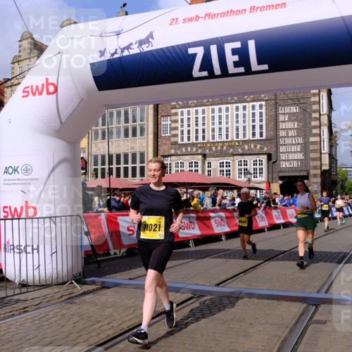 13.09.2026 - 21. swb-Marathon Bremen Tim E. http://msf.ph/oto/10335225 13.09.2026 11:06:51 Ziel 10323, 10654, 10795, 10849, 10852, 10853, 10989, 11021, 11028, 11240, 11729, 12146, 12217, 12485 meine-sportfotos.de