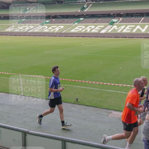 13.09.2026 - 21. swb-Marathon Bremen Michael Burmester http://msf.ph/oto/10335236 13.09.2026 13:09:44 Laufen im Stadion 164, 383, 391, 448, 532, 549, 563, 625, 813, 869, 898, 1025, 1072, 1124, 1150, 1180, 1289, 1398, 1559, 1855, 1867, 1880, 1894, 1899, 2041, 2202, 2208, 2229, 2232, 2243, 2268, 2284, 2339, 2342, 2380, 2413, 2429, 2441, 2467, 2471, 2525, 2530, 2553, 2573, 2594, 2682, 2692, 2714, 2717, 2727, 2785, 2823, 2841, 2897, 2920, 2930, 2931, 2932, 2941, 3032, 3063, 3067, 3086, 3089, 3122, 3291, 3316, 3333, 3398, 3410, 3437, 3707, 3769, 3857, 109 meine-sportfotos.de