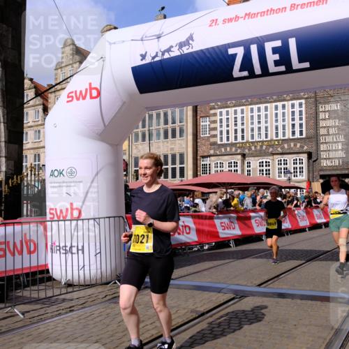 13.09.2026 - 21. swb-Marathon Bremen Tim E. http://msf.ph/oto/10335247 13.09.2026 11:06:52 Ziel 10323, 10654, 10795, 10849, 10852, 10853, 10989, 11021, 11028, 11240, 12146, 12217, 12485 meine-sportfotos.de