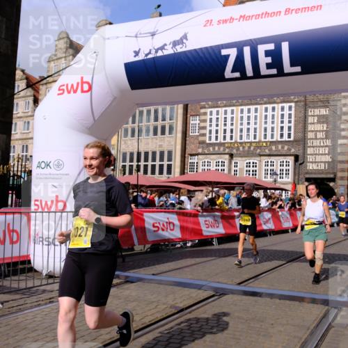 13.09.2026 - 21. swb-Marathon Bremen Tim E. http://msf.ph/oto/10335258 13.09.2026 11:06:52 Ziel 10323, 10654, 10795, 10849, 10852, 10853, 10989, 11021, 11028, 11240, 12146, 12217, 12485 meine-sportfotos.de