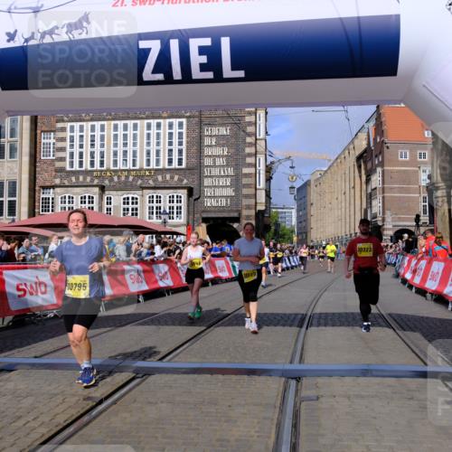 13.09.2026 - 21. swb-Marathon Bremen Tim E. http://msf.ph/oto/10335269 13.09.2026 11:06:57 Ziel 10323, 10654, 10795, 10849, 10989, 11021, 11066, 11240, 11370, 12124, 12146, 12219, 12249, 12485 meine-sportfotos.de