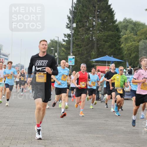 13.09.2026 - Kiel Lauf Andreas Tolksdorf http://msf.ph/oto/10335278 13.09.2026 09:52:59 Kiellinie 13, 1498, 2120, 3, 5384, 900, 3923, 10489, 1773, 11744, 2862, 11193 meine-sportfotos.de
