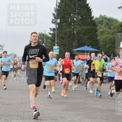 13.09.2026 - Kiel Lauf Andreas Tolksdorf http://msf.ph/oto/10335283 13.09.2026 09:52:59 Kiellinie 12, 39, 5384, 3, 900, 773, 10489, 11744, 1119 meine-sportfotos.de